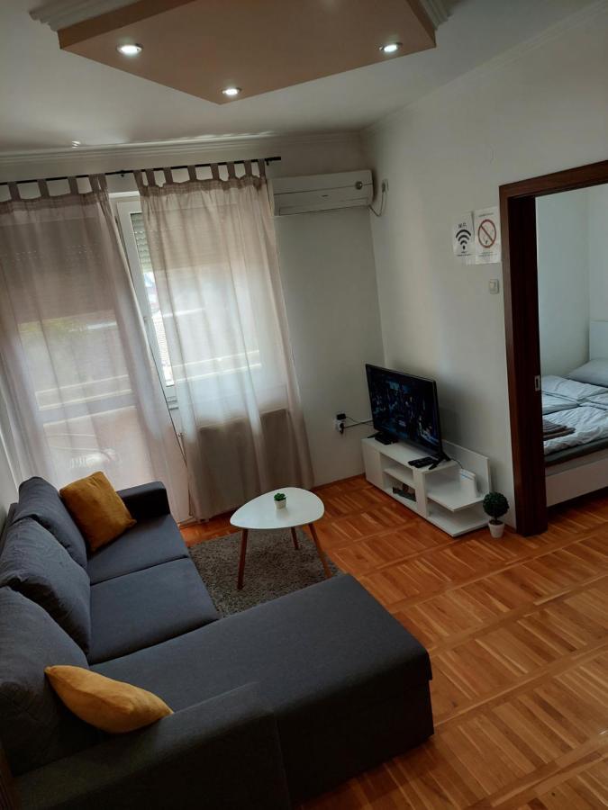 Smiley 2 - Subotica Centar Apartment Exterior foto